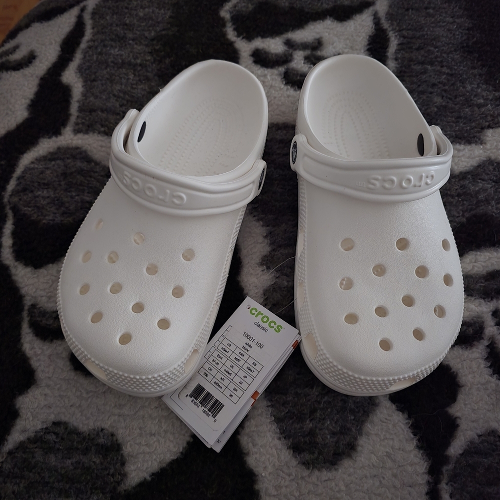 NWT - Classic White Crocs - Unisex  - Men size 5 & Women's Size 7.